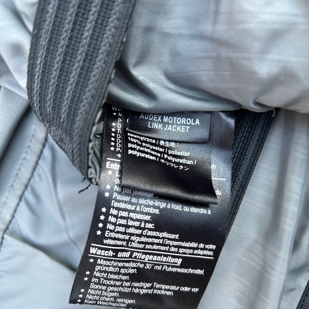 2005 burton Analog Audex Motorola link jacket - Picture 10 of 13